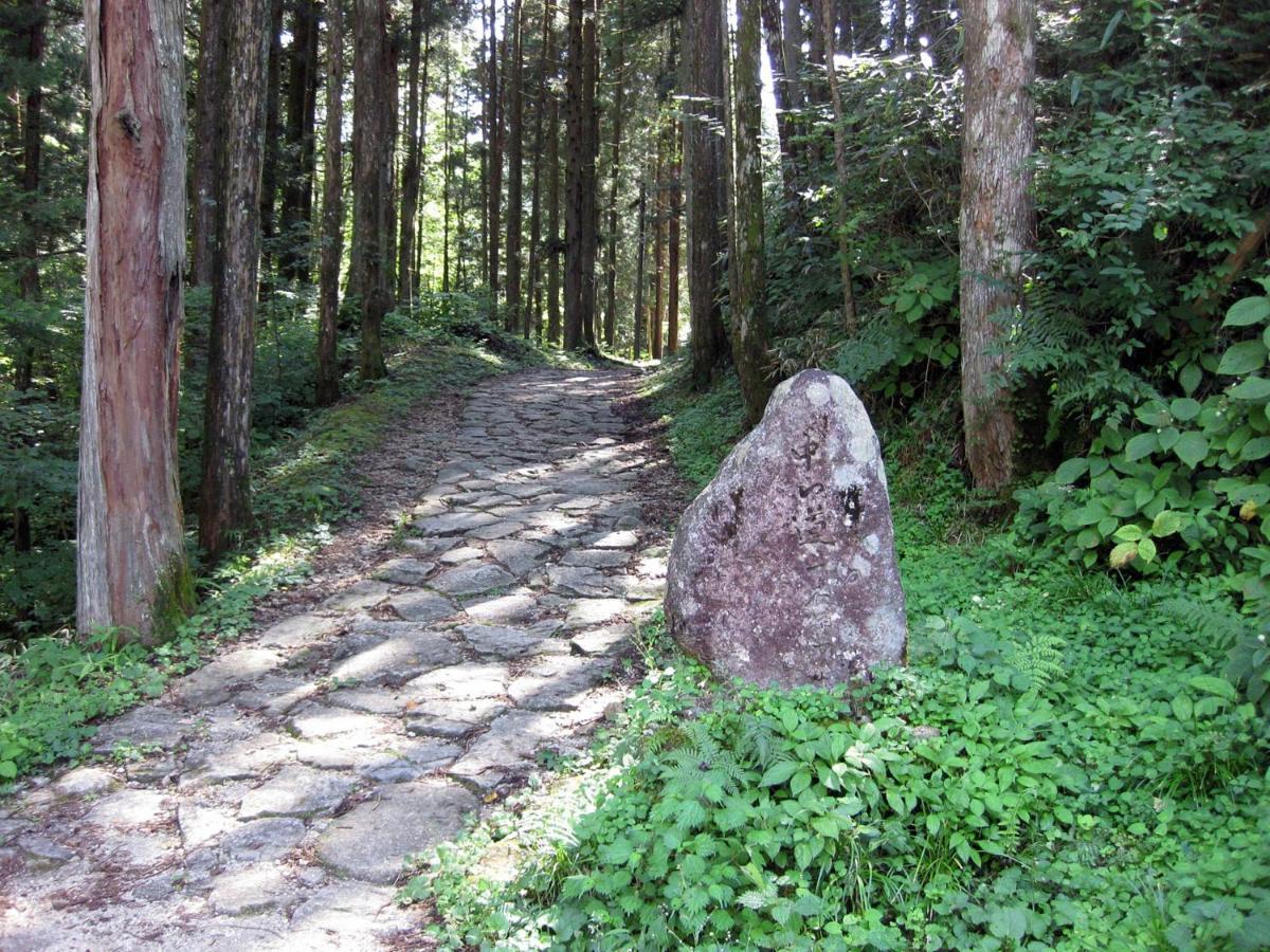 Готель 阿寺温泉 フォレスパ木曽あてら荘 Okuwa Екстер'єр фото